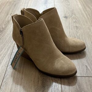 TOMS Goldie Oatmeal Suede Wedge Boot